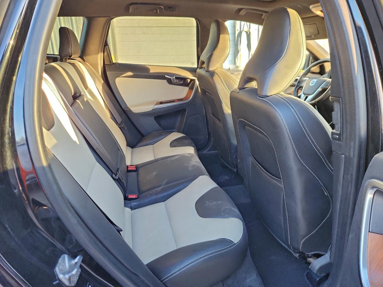 2015 VOLVO XC60 T5 PLATINUM photo 10