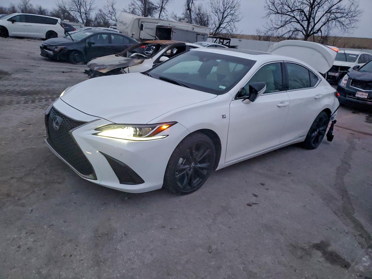 2022 LEXUS ES