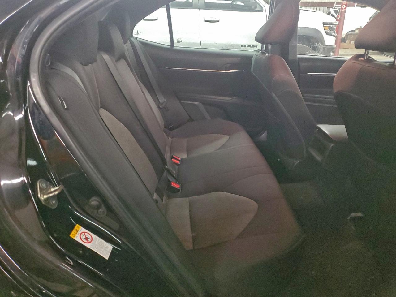 2018 TOYOTA CAMRY L photo 10