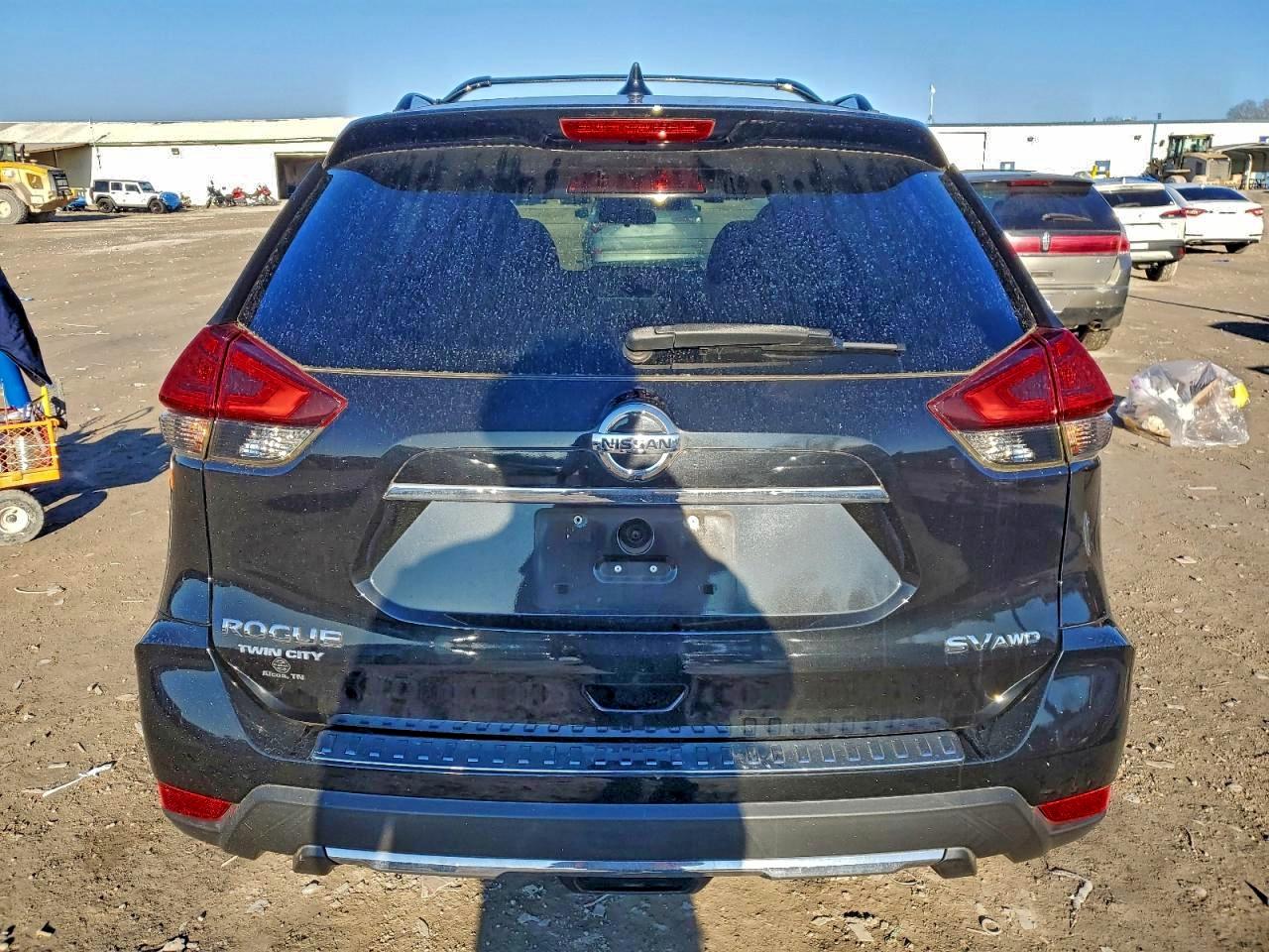 2017 NISSAN ROGUE SV photo 6