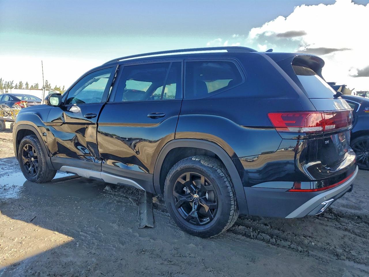 2024 VOLKSWAGEN ATLAS PEAK EDITION SE photo 2