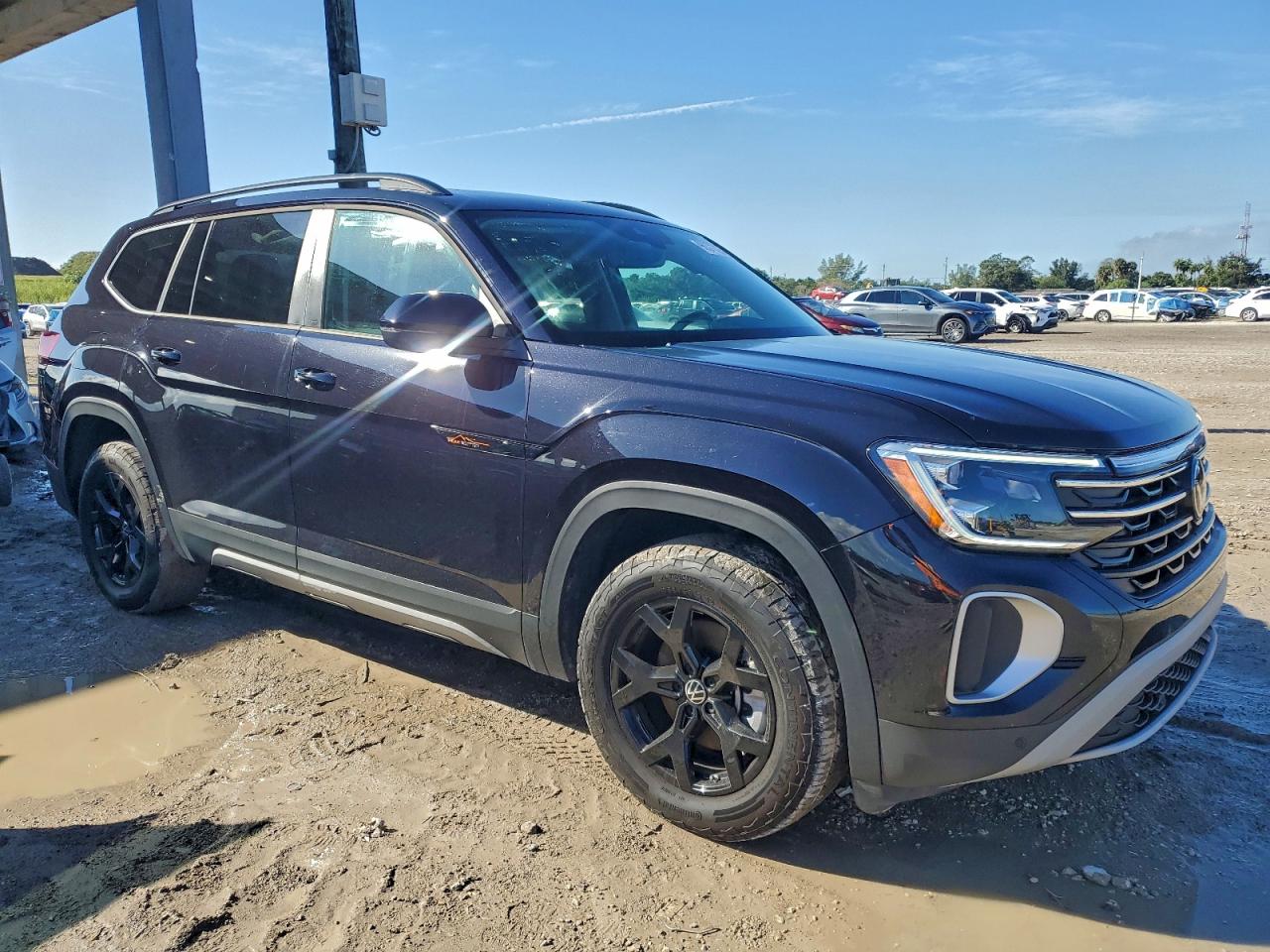 2024 VOLKSWAGEN ATLAS PEAK EDITION SE photo 4