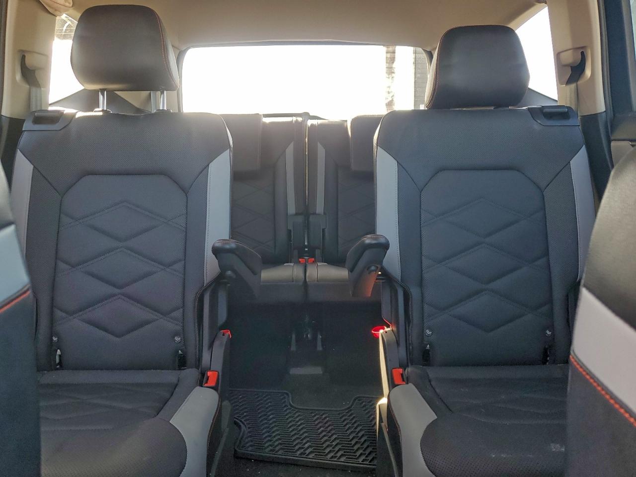 2024 VOLKSWAGEN ATLAS PEAK EDITION SE photo 10