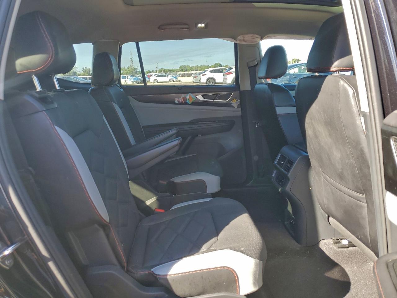 2024 VOLKSWAGEN ATLAS PEAK EDITION SE photo 11