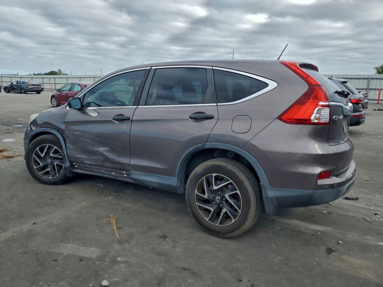 2016 HONDA CR-V SE photo 2