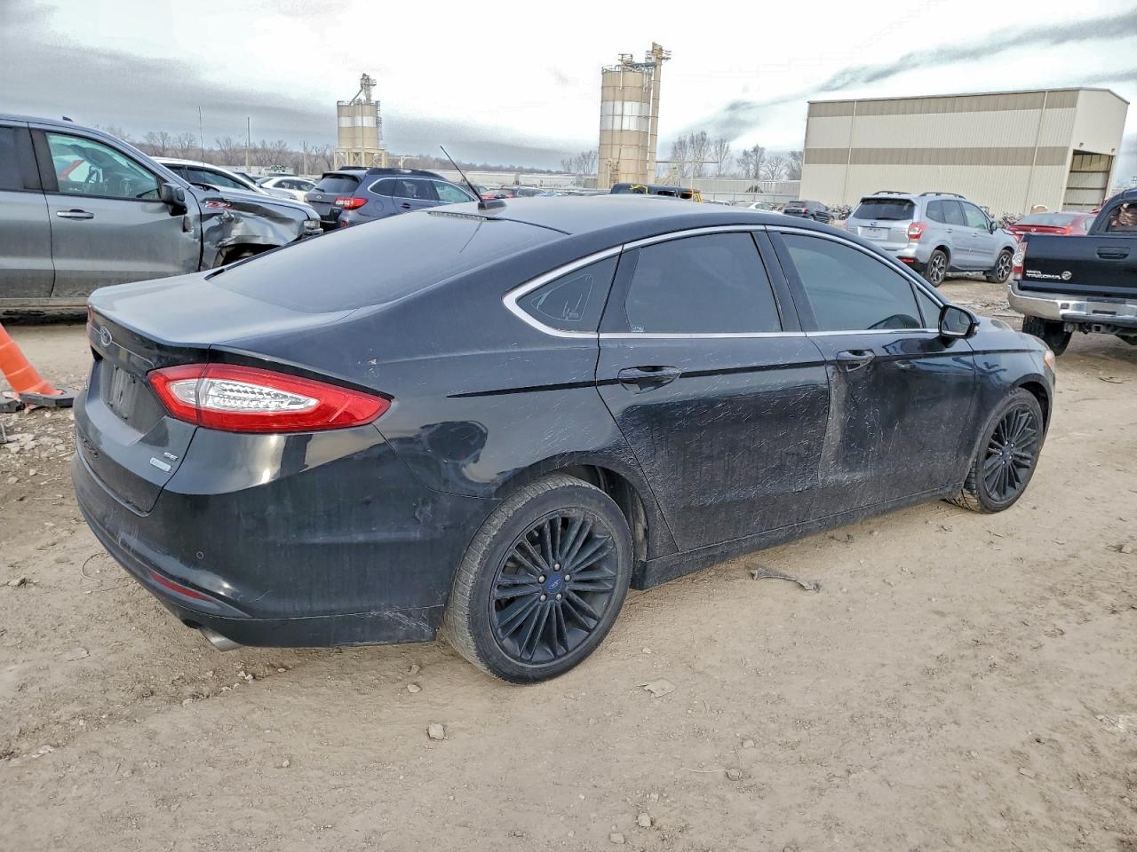 2013 FORD FUSION SE photo 3