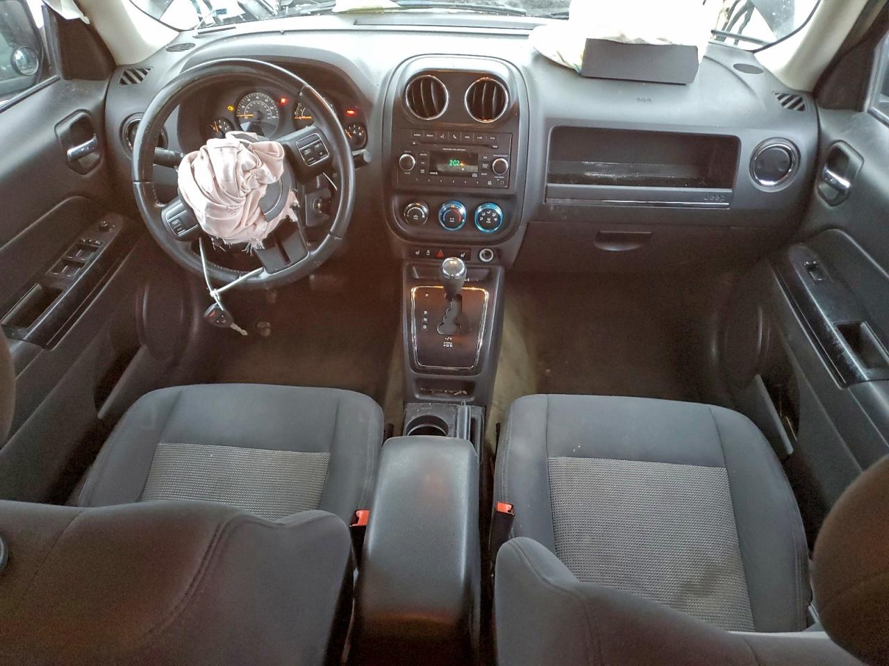 2017 JEEP PATRIOT LATITUDE photo 8