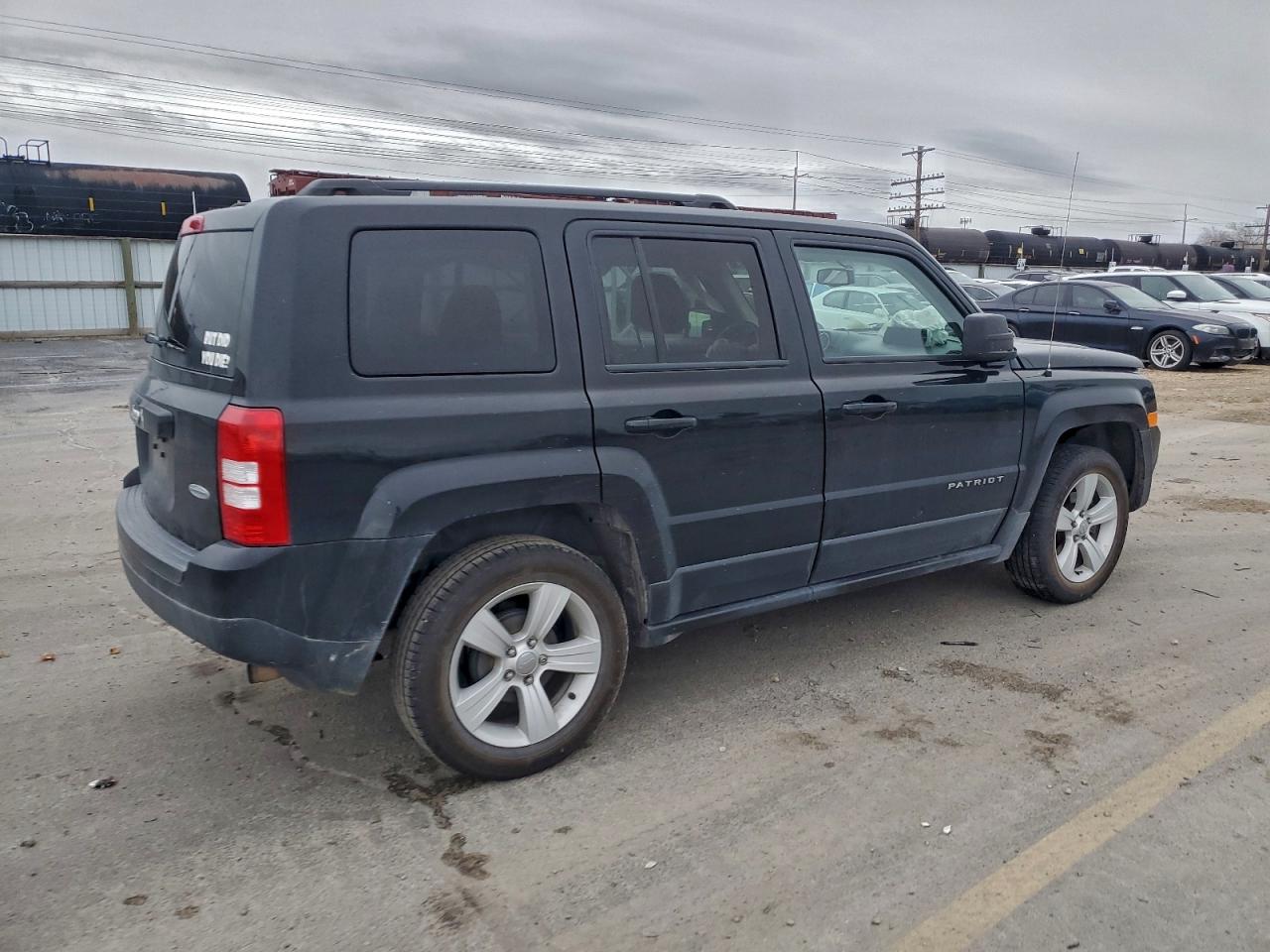 2017 JEEP PATRIOT LATITUDE photo 3