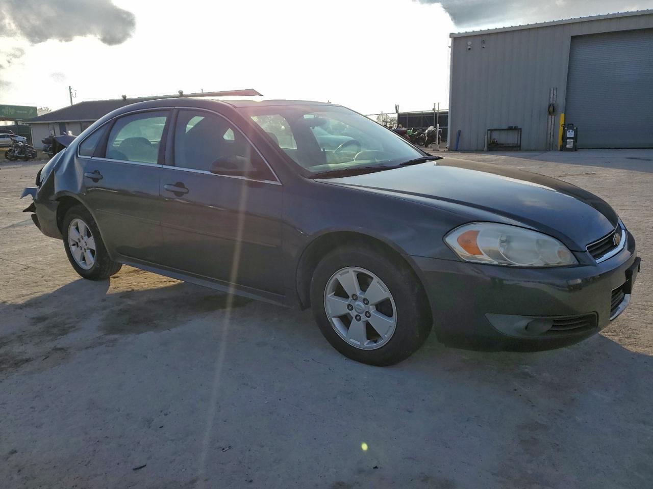 2010 CHEVROLET IMPALA LT photo 4
