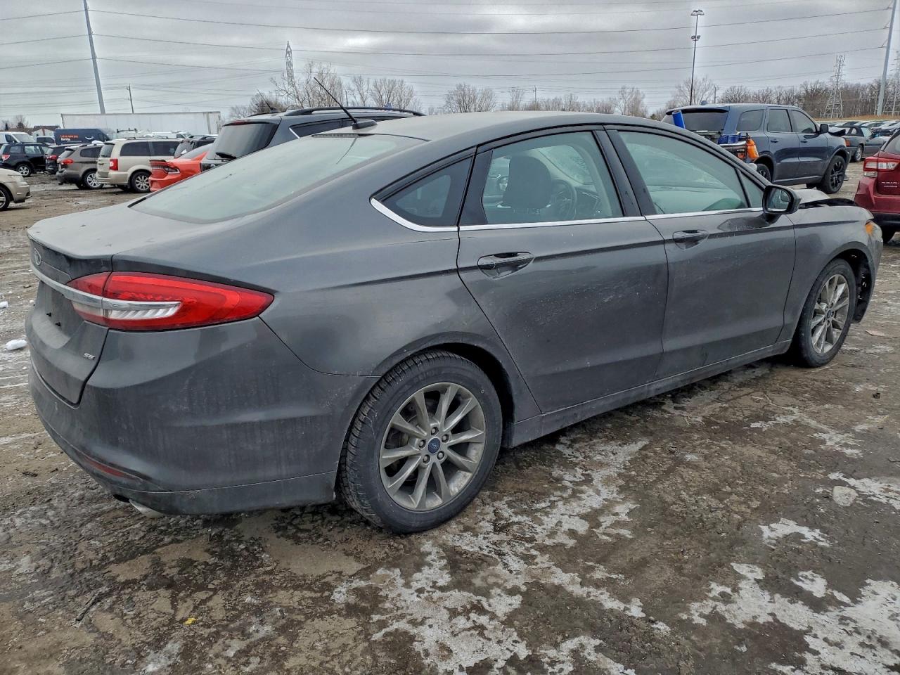 2017 FORD FUSION SE photo 3
