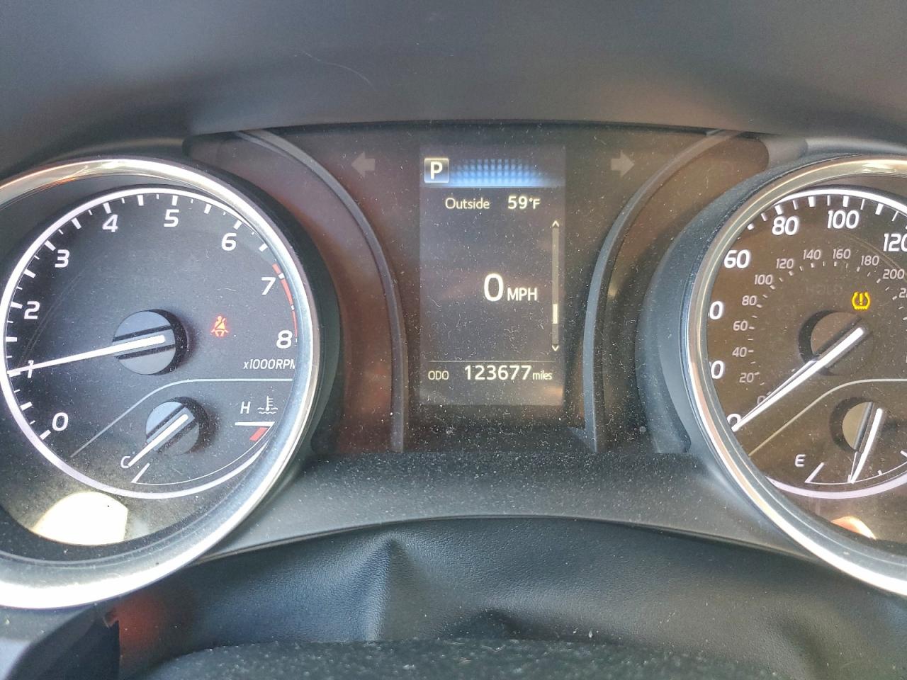 2018 TOYOTA CAMRY L photo 9