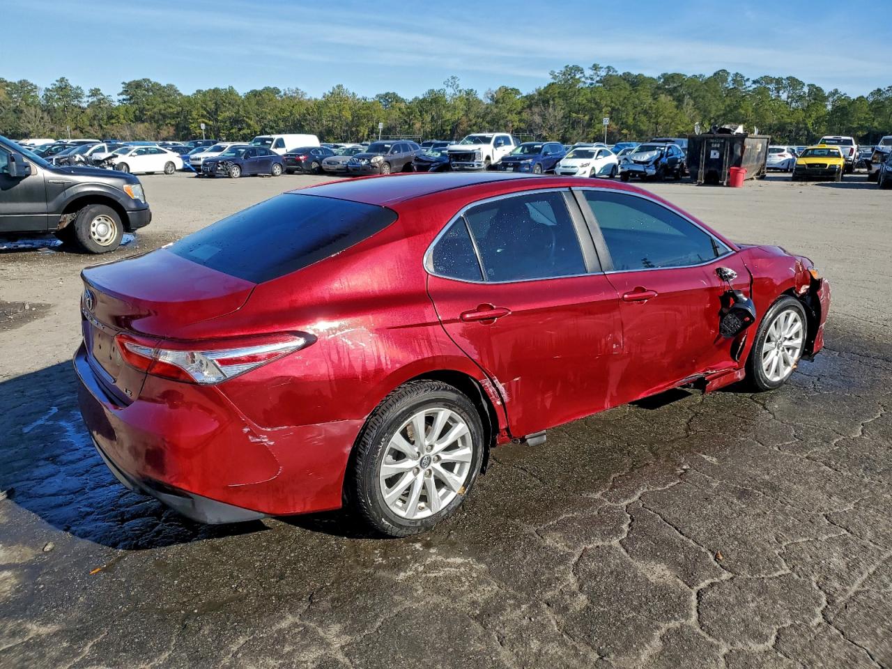 2018 TOYOTA CAMRY L photo 3