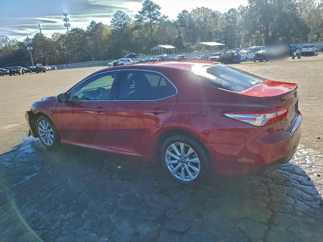 2018 TOYOTA CAMRY L photo 2