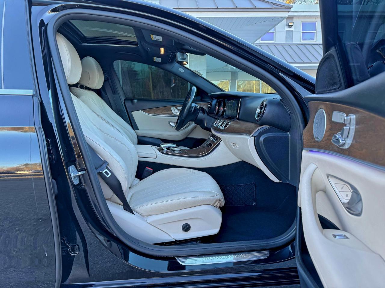 2018 MERCEDES-BENZ E 300 photo 5