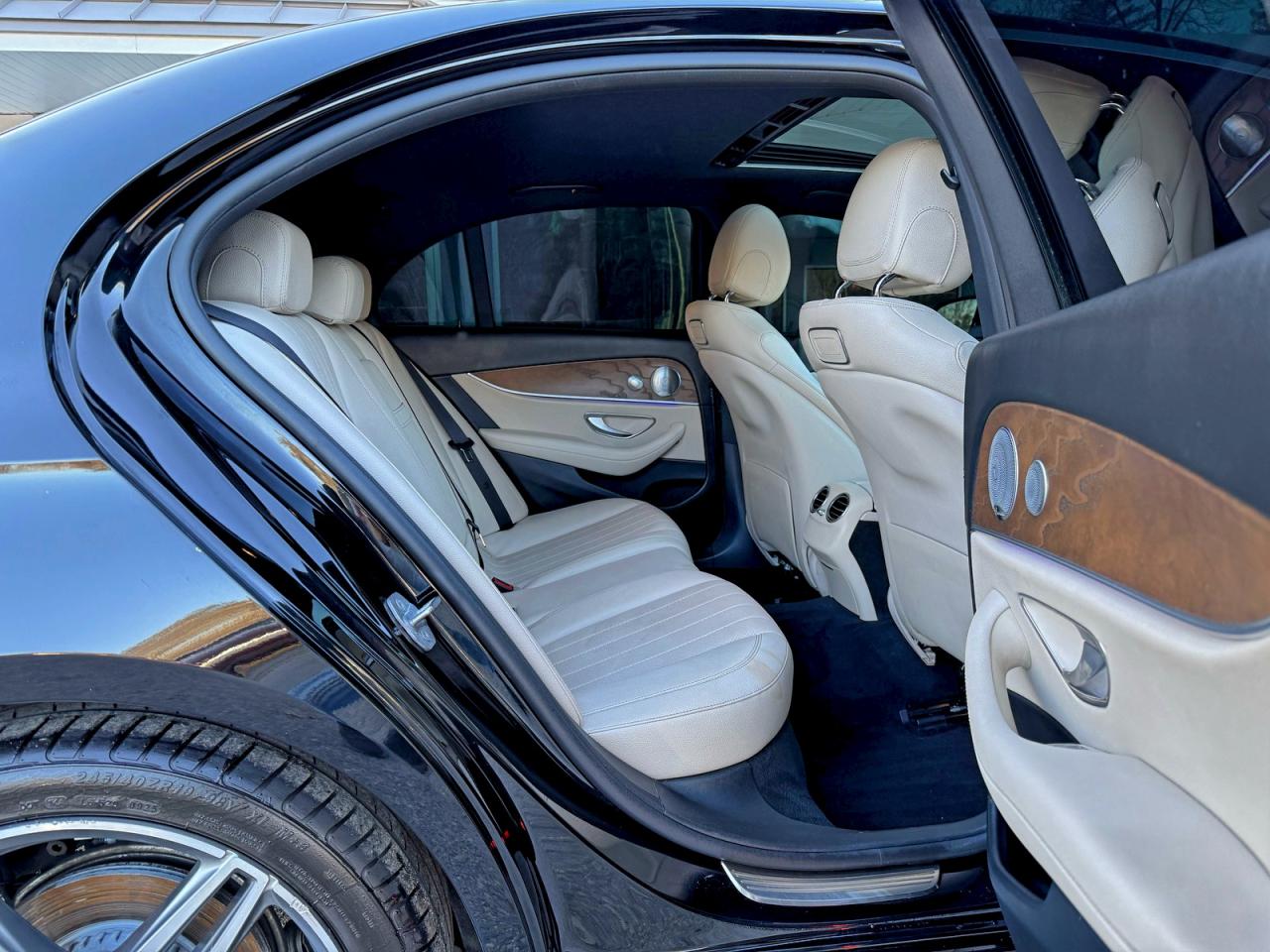 2018 MERCEDES-BENZ E 300 photo 6