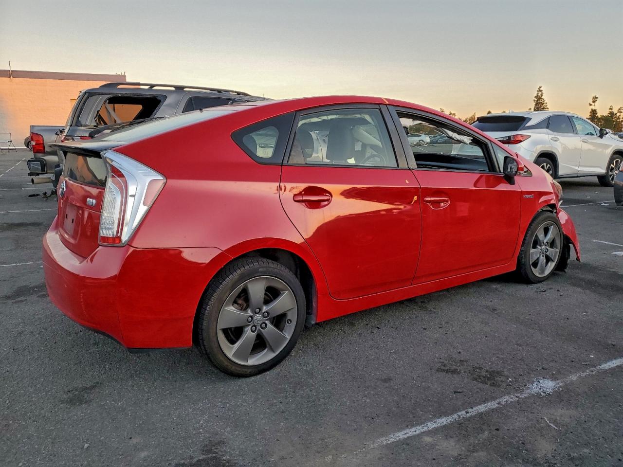 2015 TOYOTA PRIUS photo 3