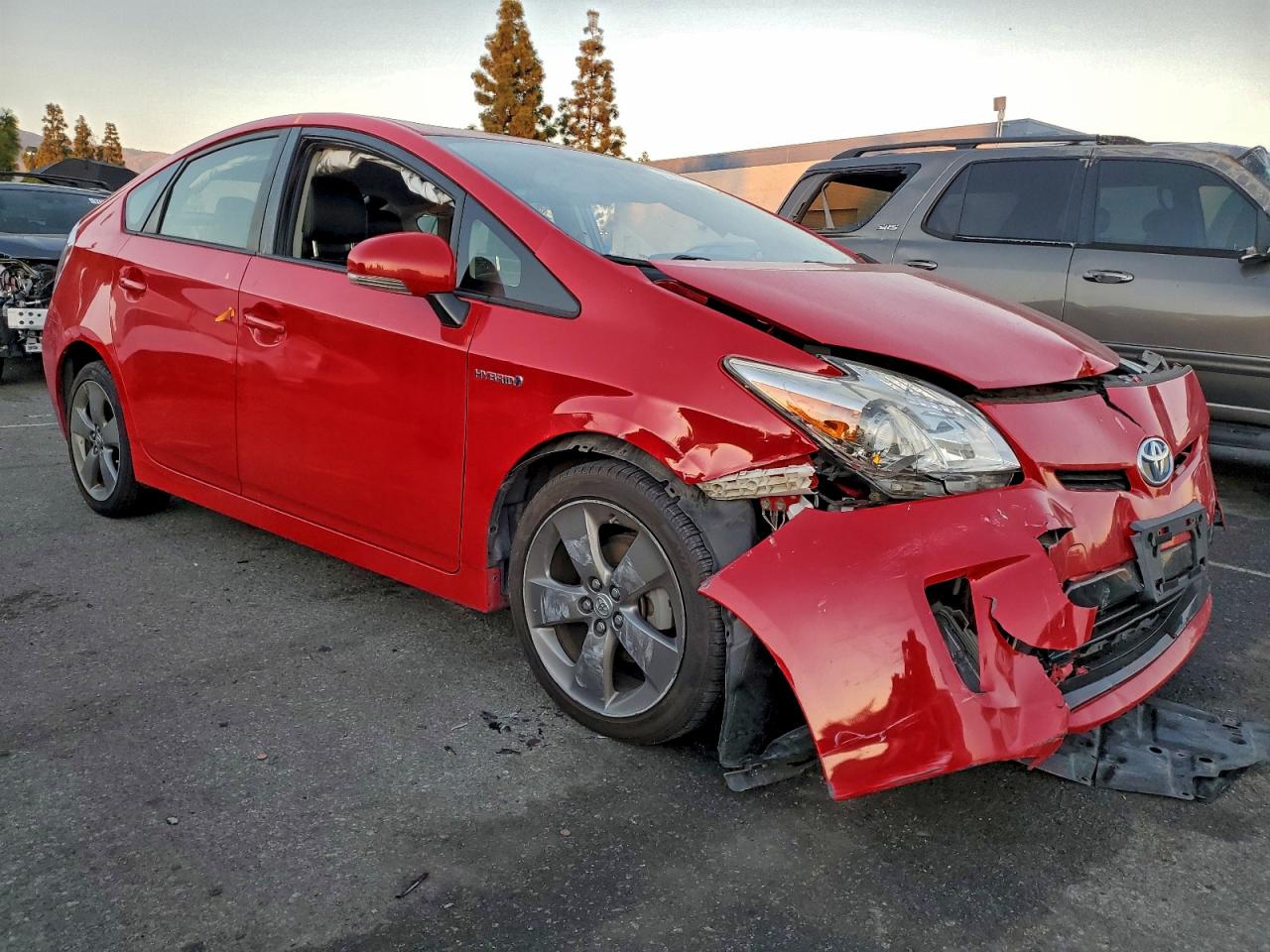2015 TOYOTA PRIUS photo 4