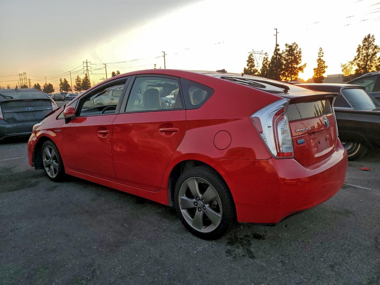 2015 TOYOTA PRIUS photo 2