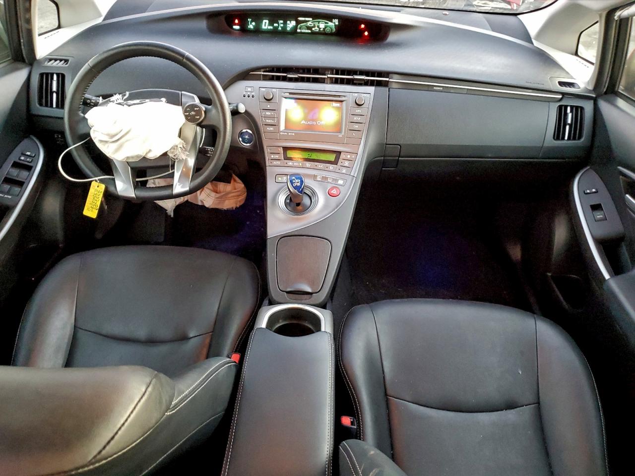 2015 TOYOTA PRIUS photo 8