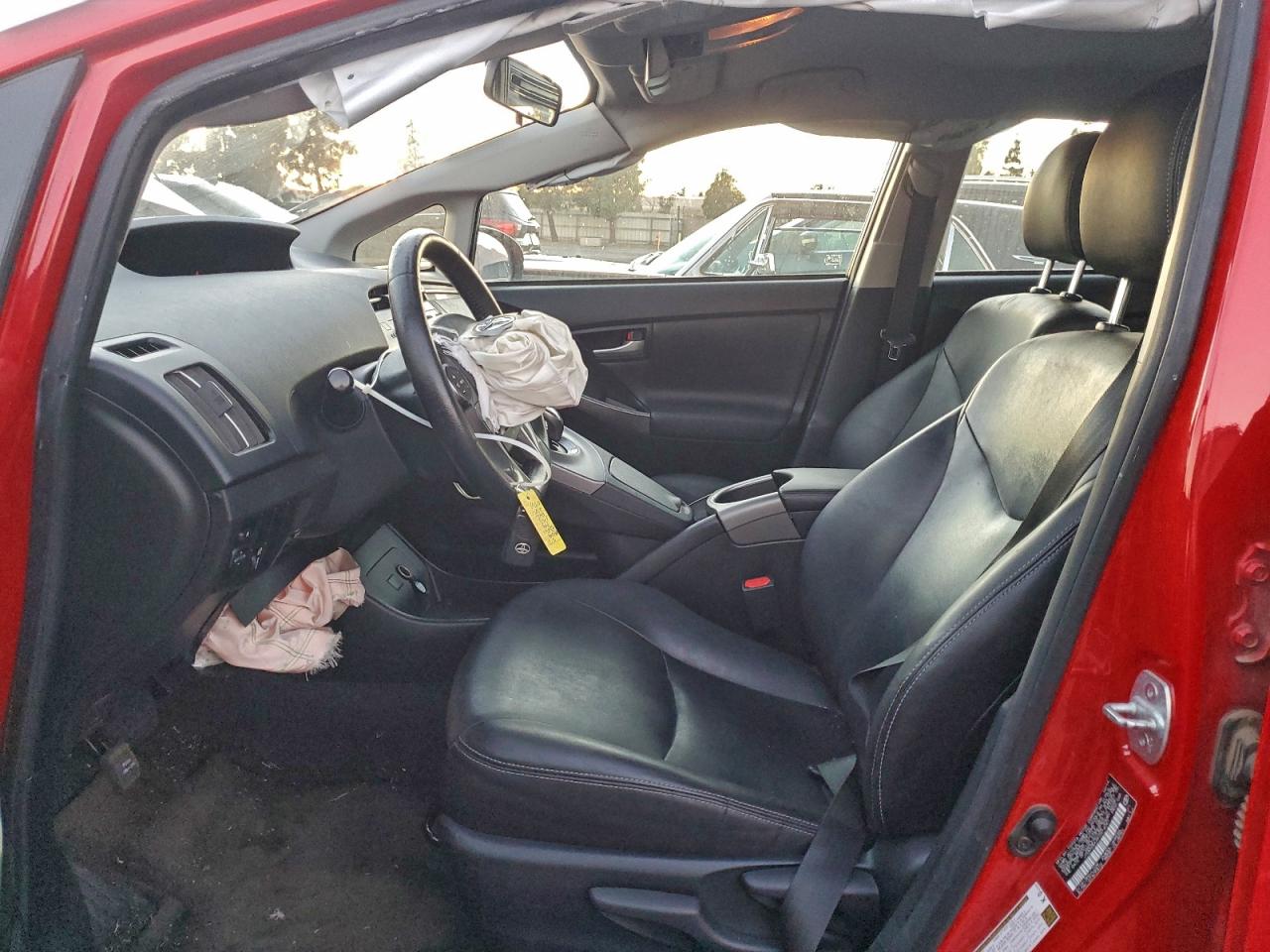 2015 TOYOTA PRIUS photo 7