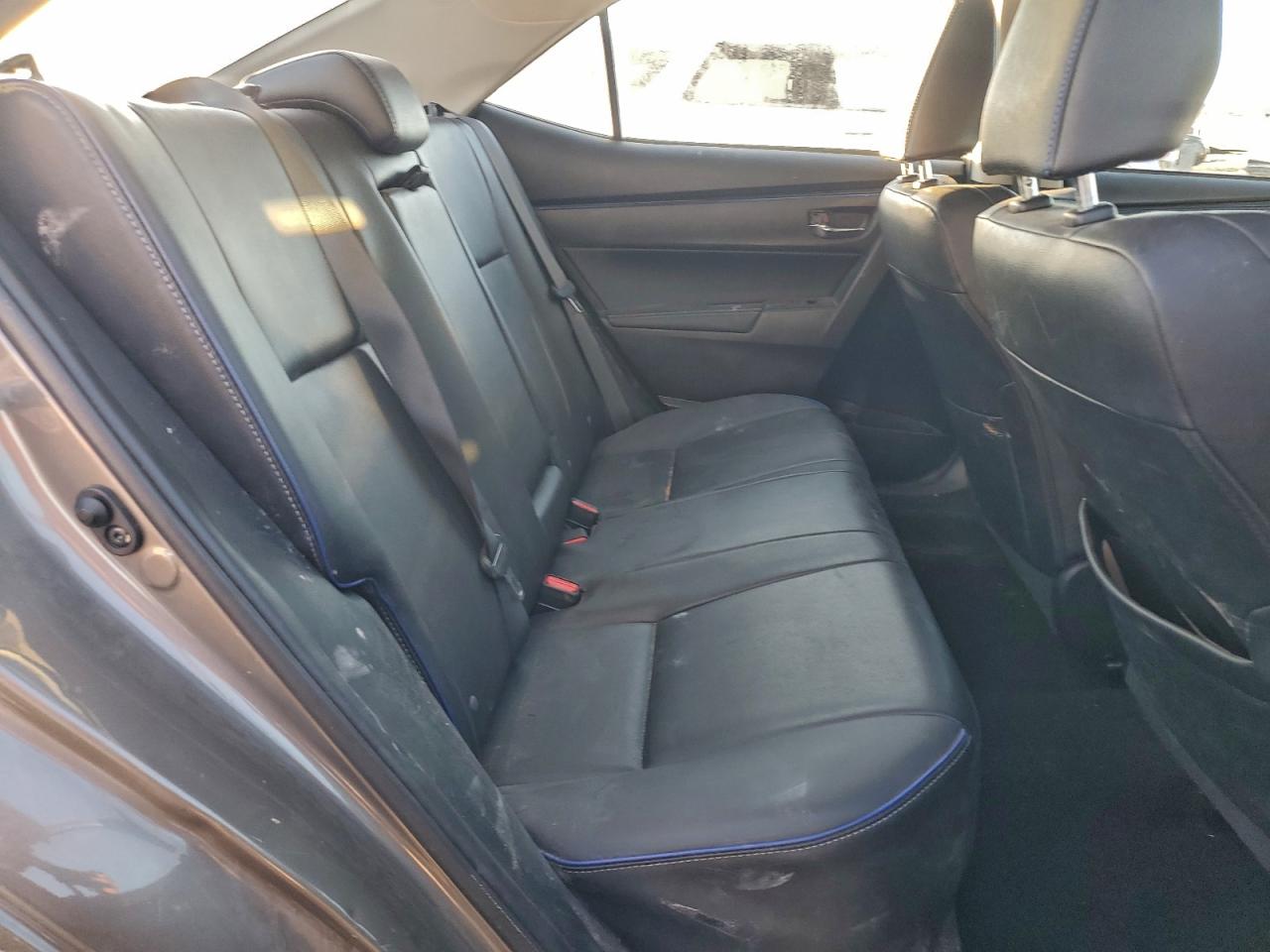 2017 TOYOTA COROLLA L photo 10