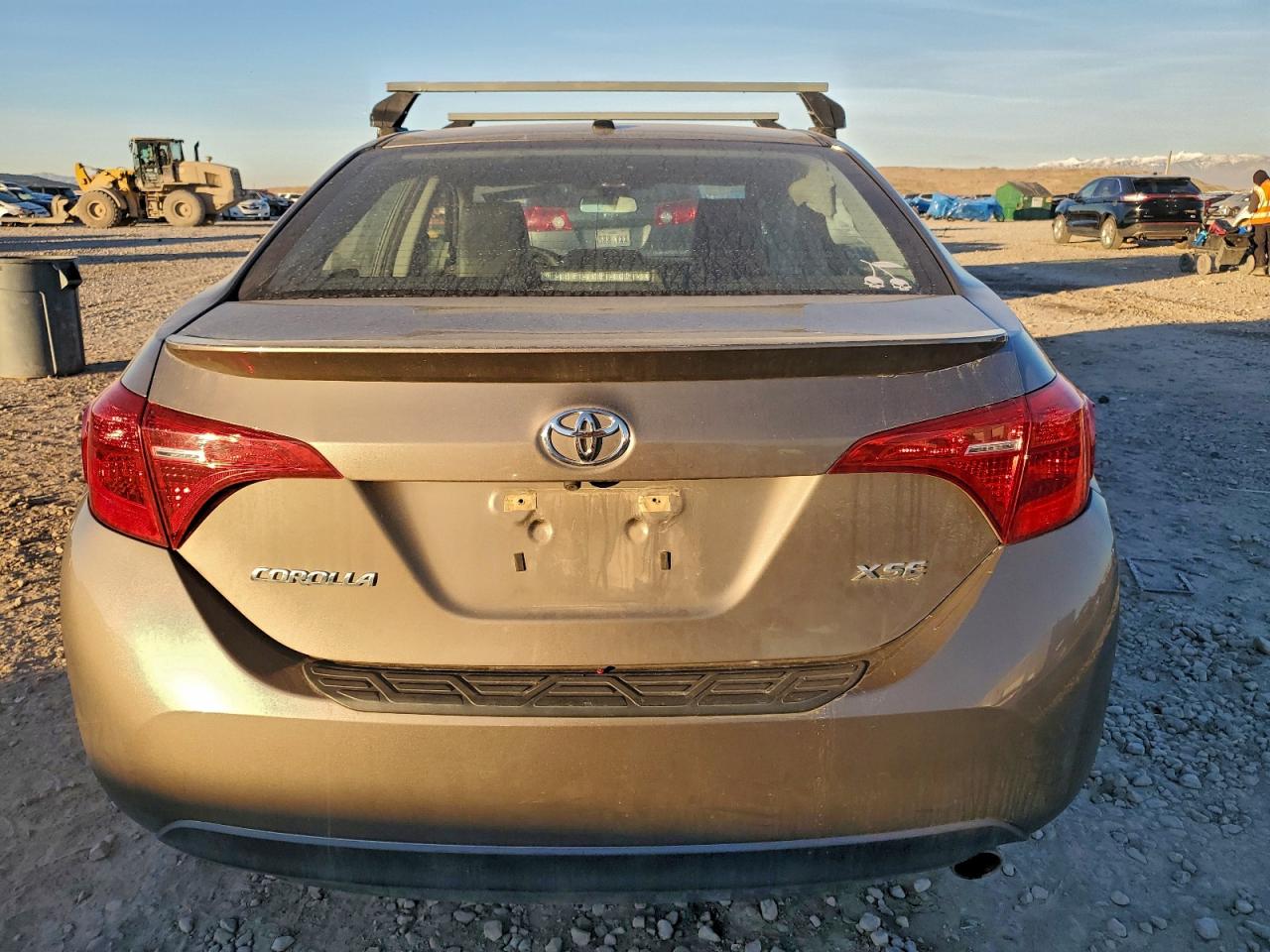 2017 TOYOTA COROLLA L photo 6