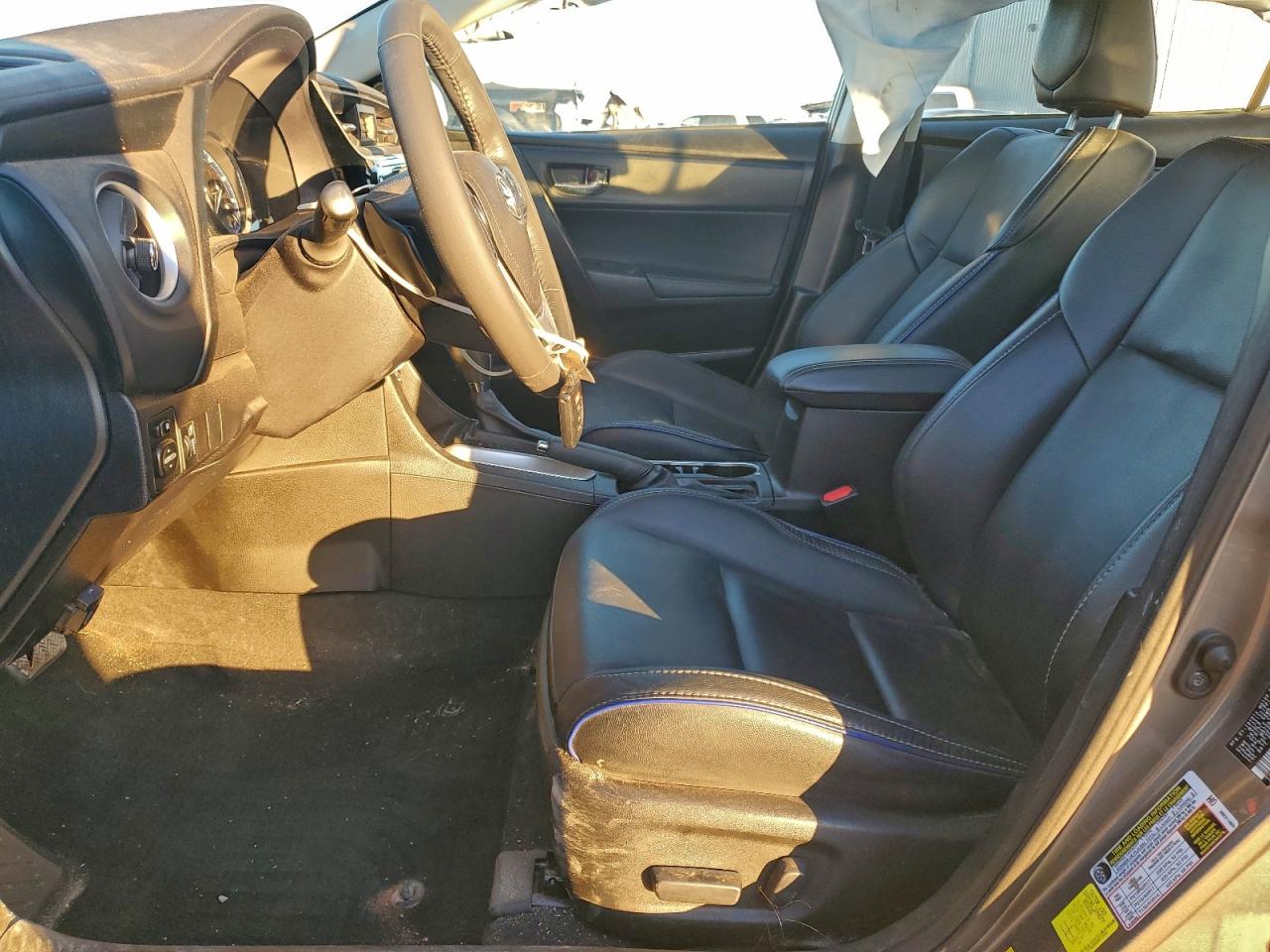 2017 TOYOTA COROLLA L photo 7