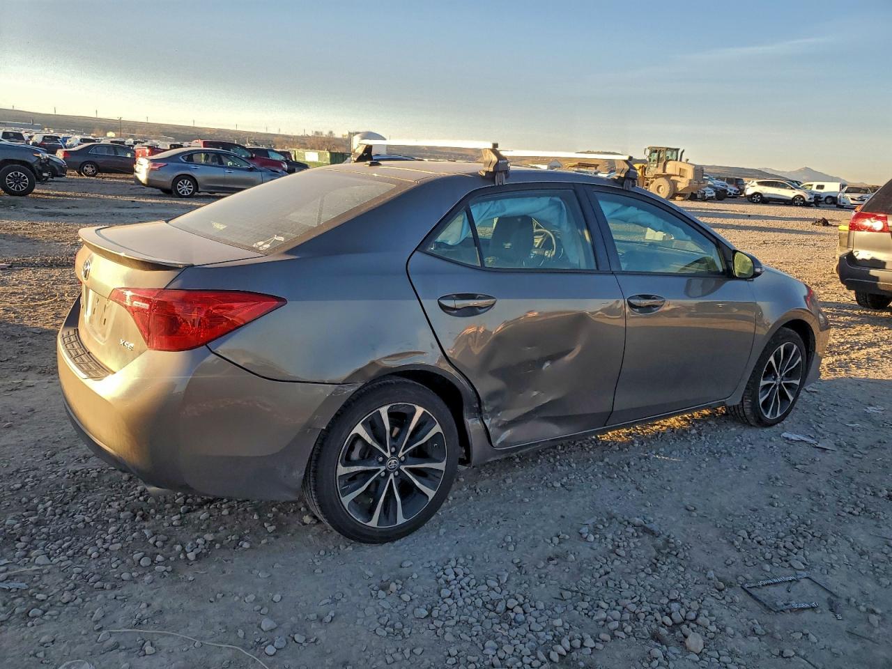 2017 TOYOTA COROLLA L photo 3