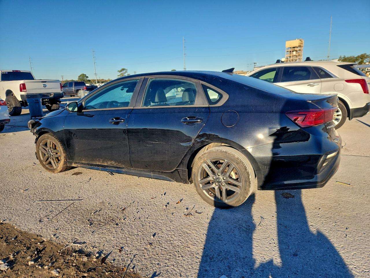 2021 KIA FORTE GT LINE photo 3