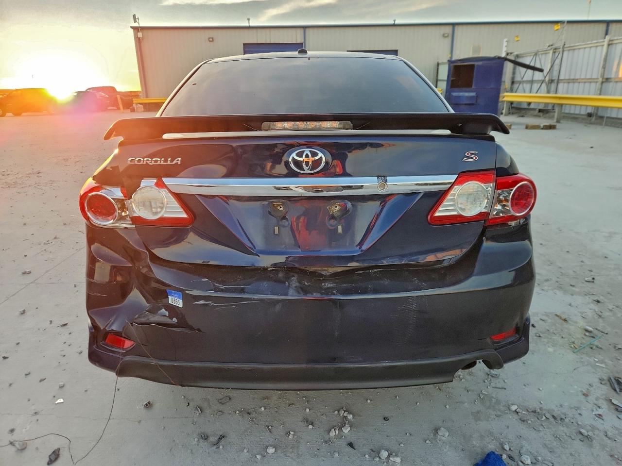 2013 TOYOTA COROLLA BASE photo 6
