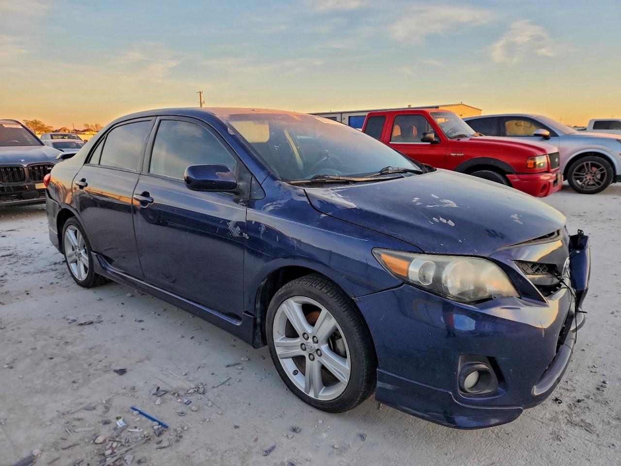 2013 TOYOTA COROLLA BASE photo 4