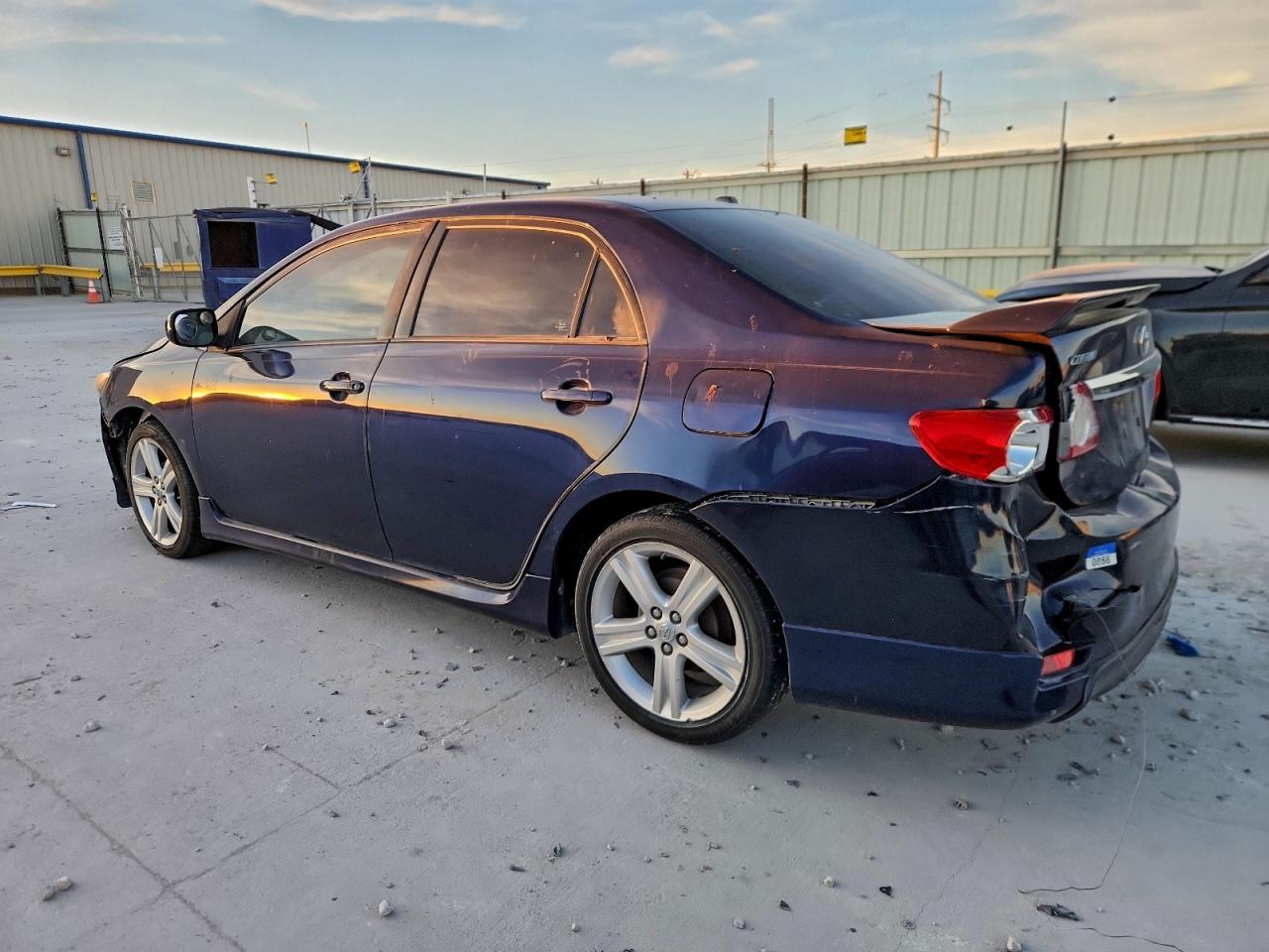 2013 TOYOTA COROLLA BASE photo 2