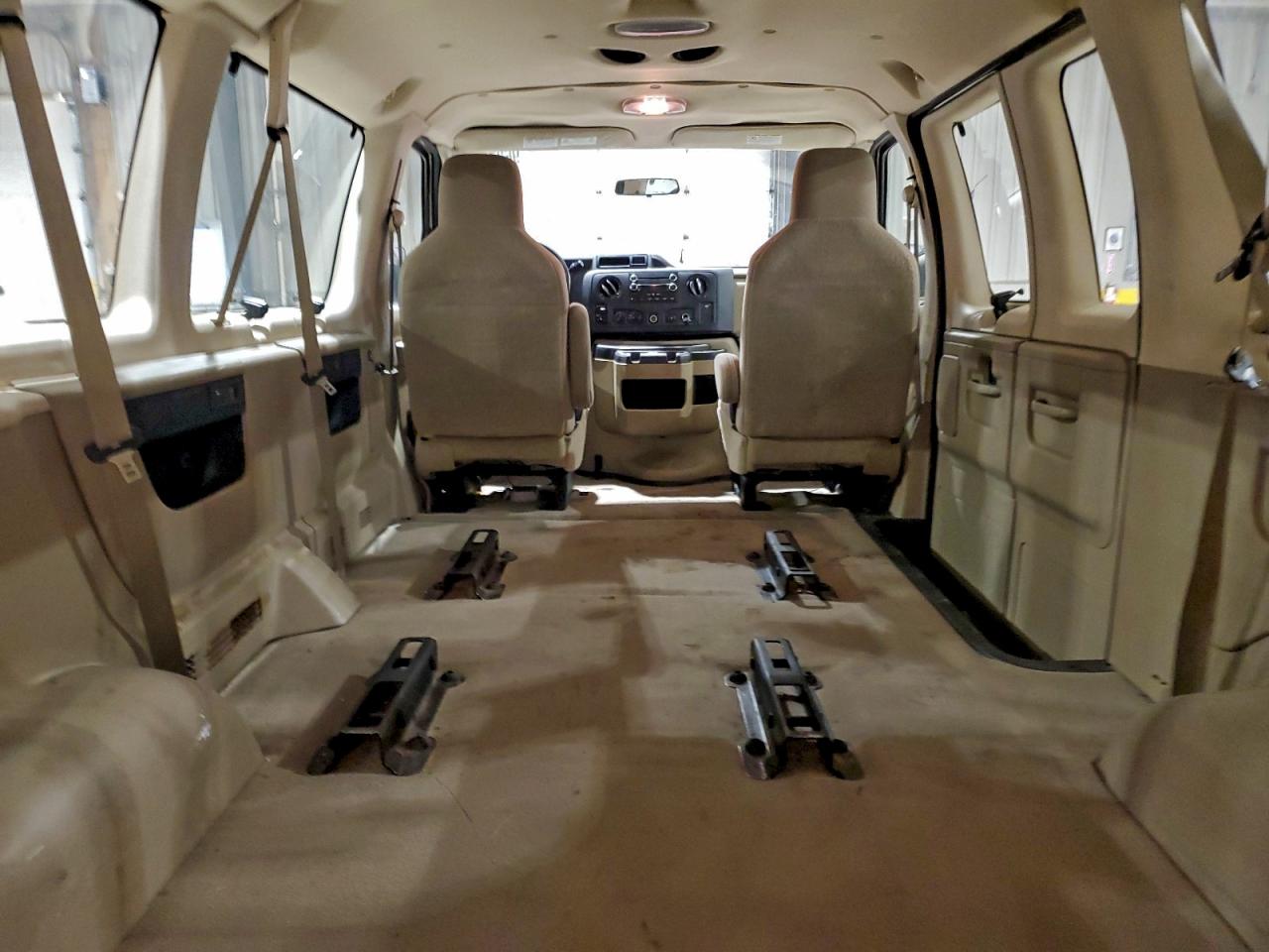 2009 FORD ECONOLINE E150 WAGON photo 10