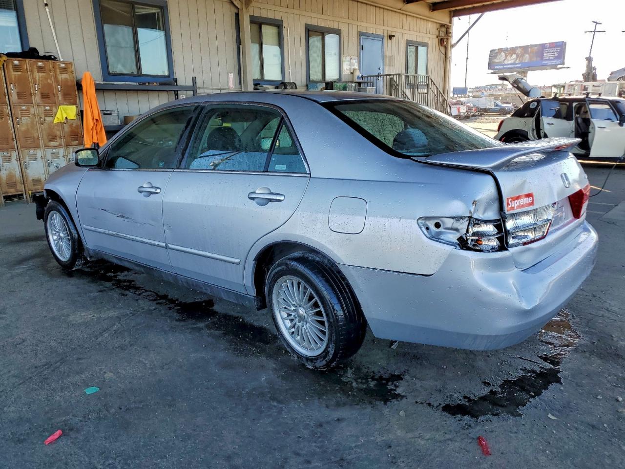 2004 HONDA ACCORD LX photo 2