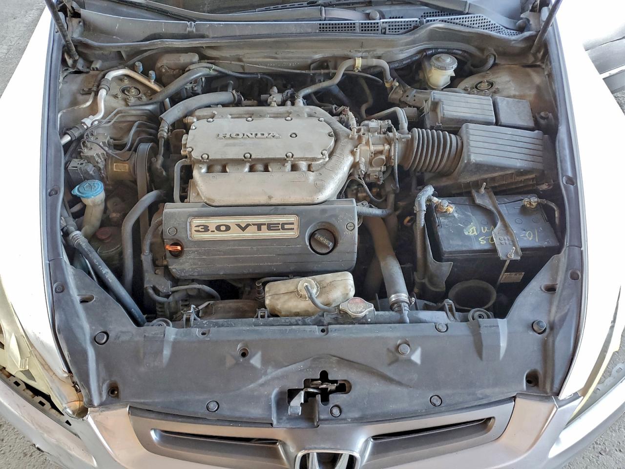2004 HONDA ACCORD LX photo 11