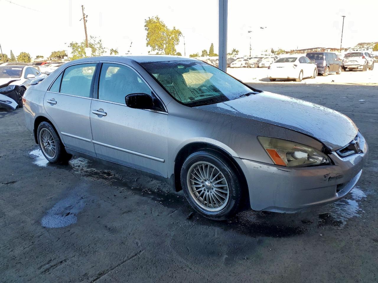 2004 HONDA ACCORD LX photo 4
