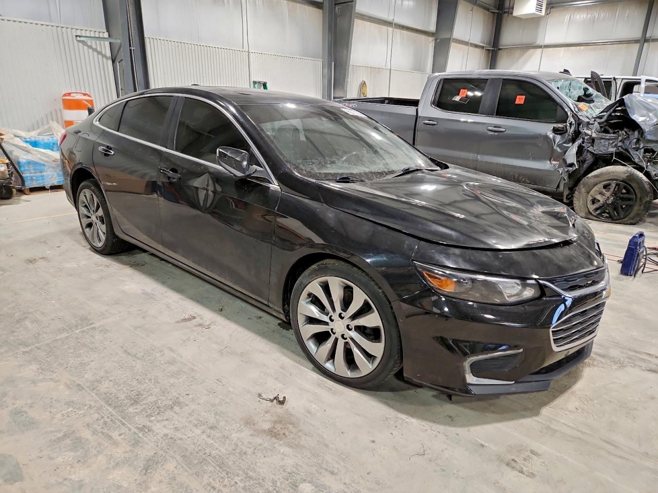2017 CHEVROLET MALIBU PREMIER photo 4