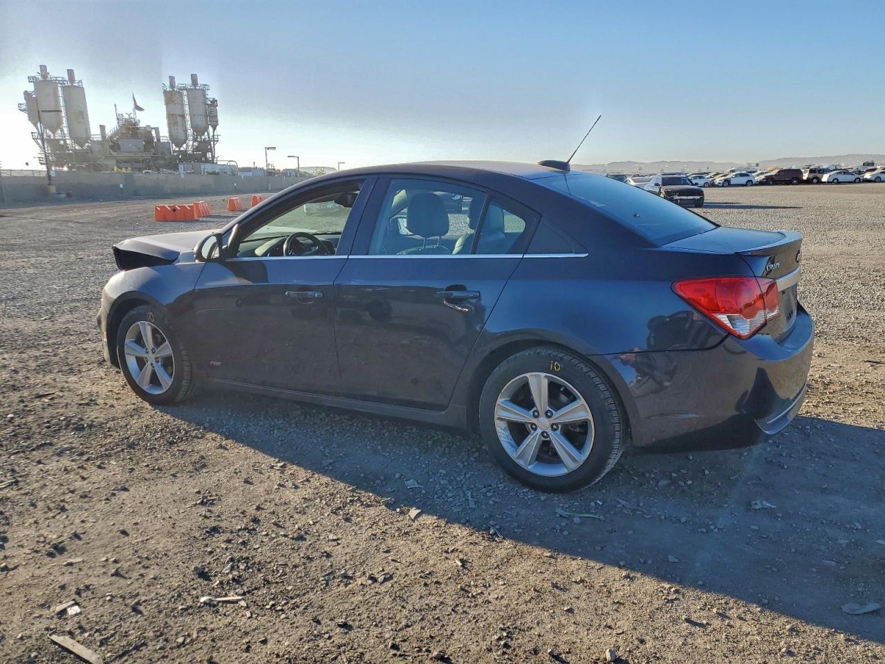 2016 CHEVROLET CRUZE LIMITED LT photo 2