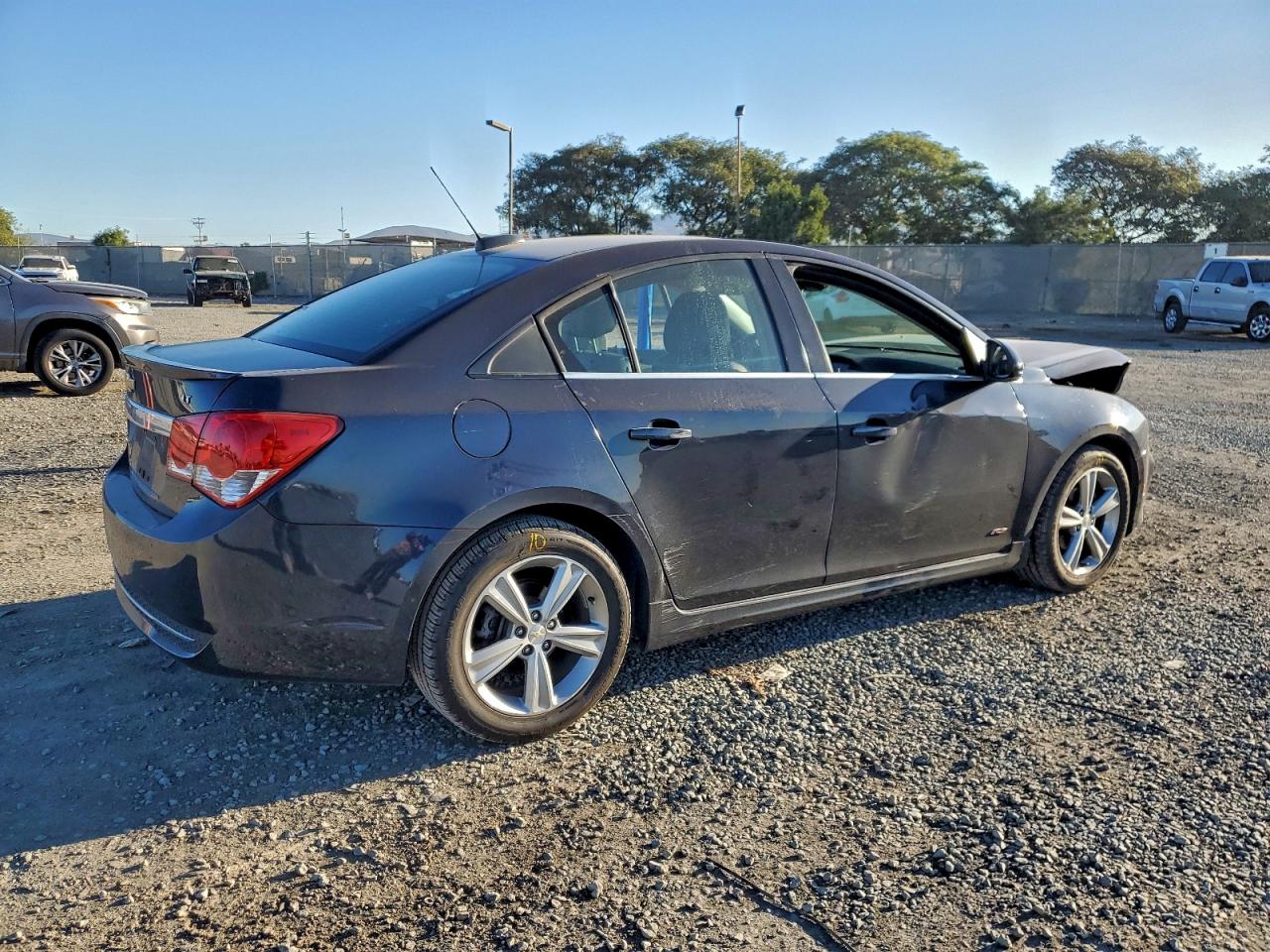 2016 CHEVROLET CRUZE LIMITED LT photo 3