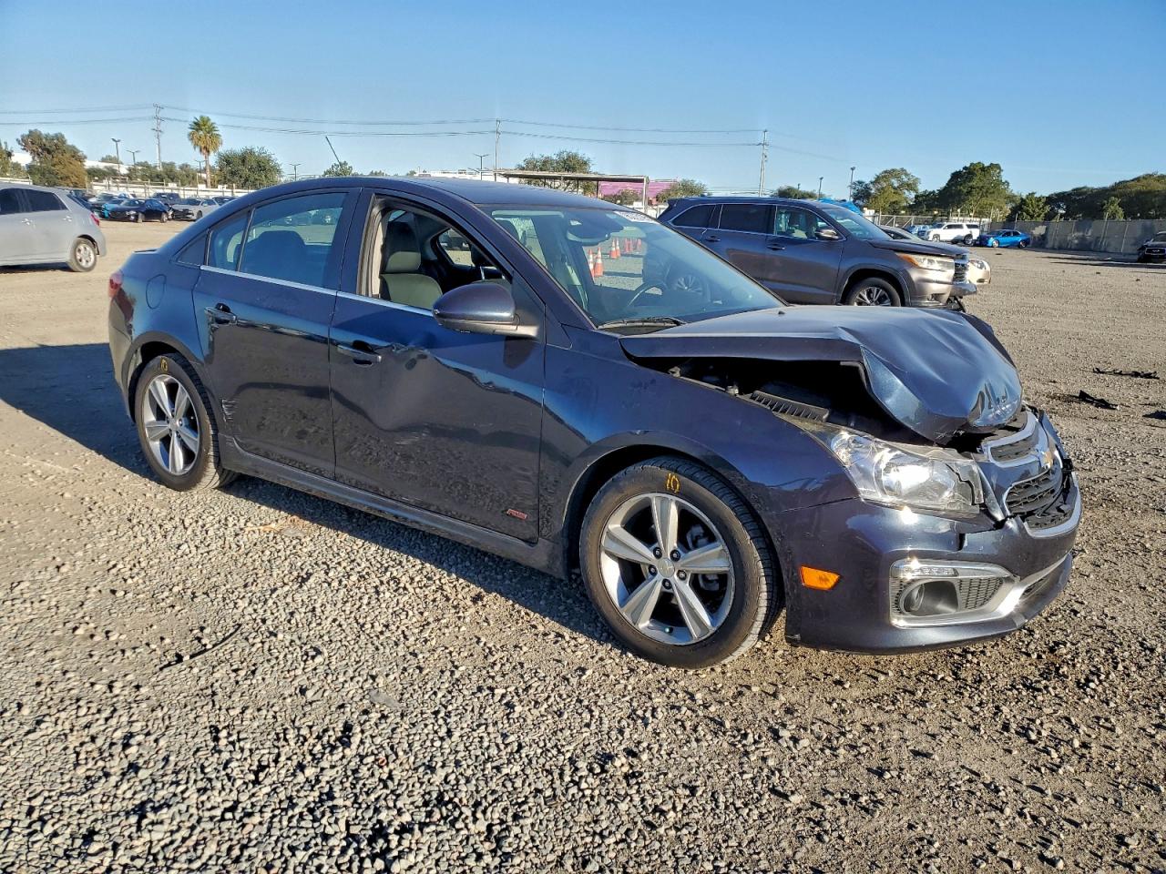 2016 CHEVROLET CRUZE LIMITED LT photo 4