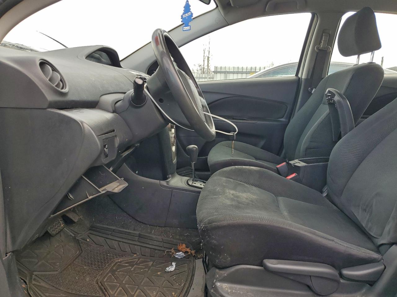 2009 TOYOTA YARIS photo 7