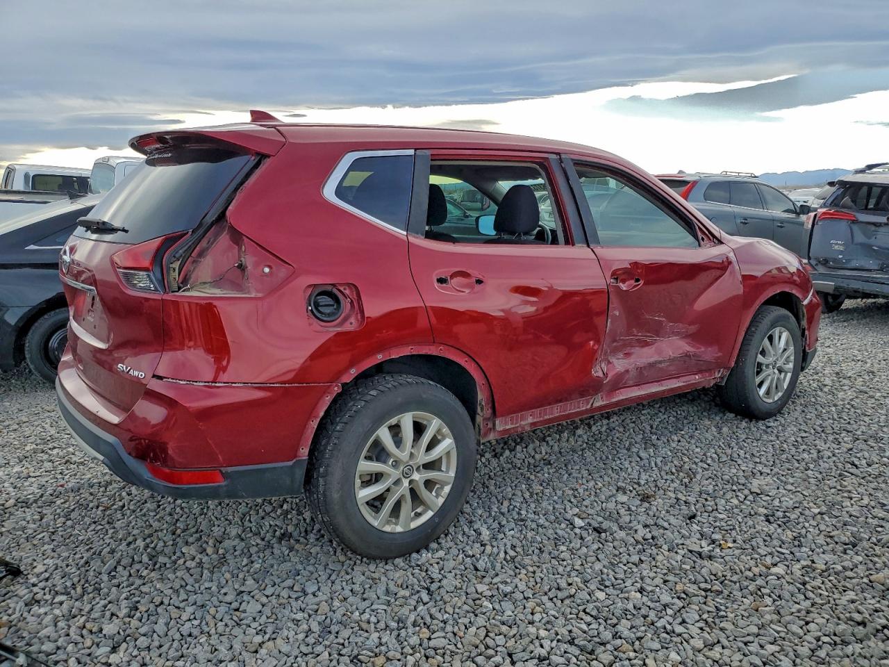 2018 NISSAN ROGUE S photo 3