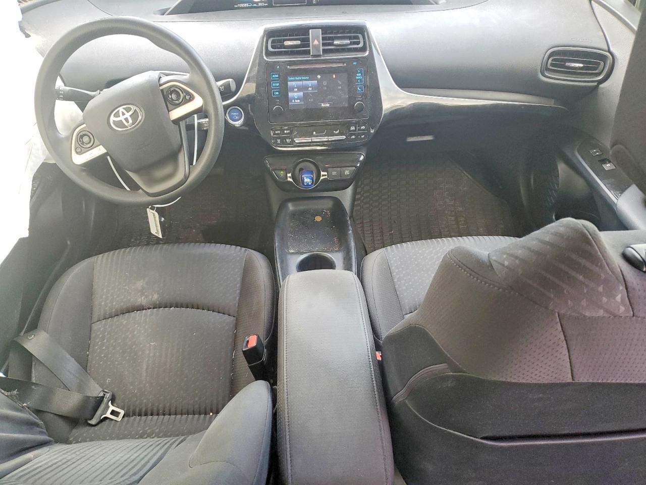 2016 TOYOTA PRIUS photo 15