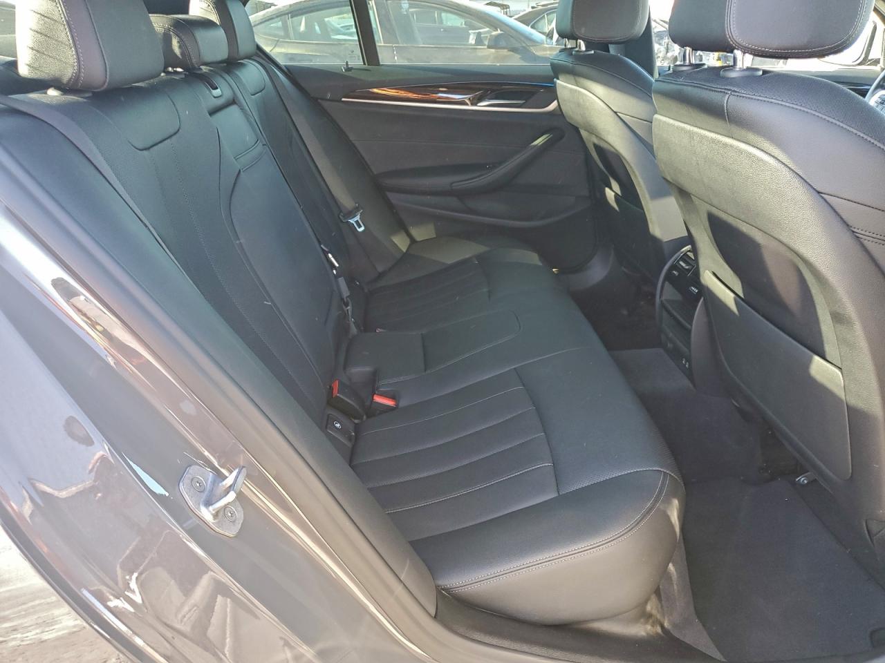 2021 BMW 530E photo 10