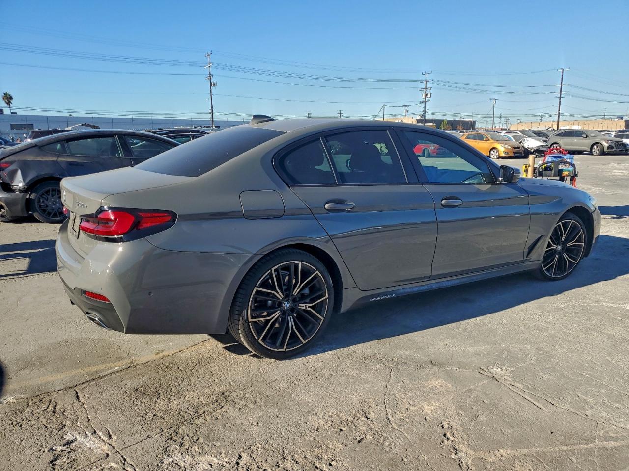 2021 BMW 530E photo 3