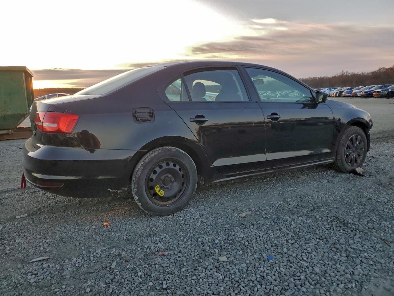 2015 VOLKSWAGEN JETTA BASE photo 3