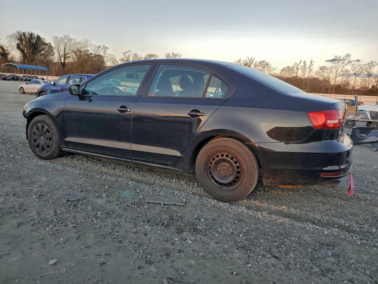 2015 VOLKSWAGEN JETTA BASE photo 2