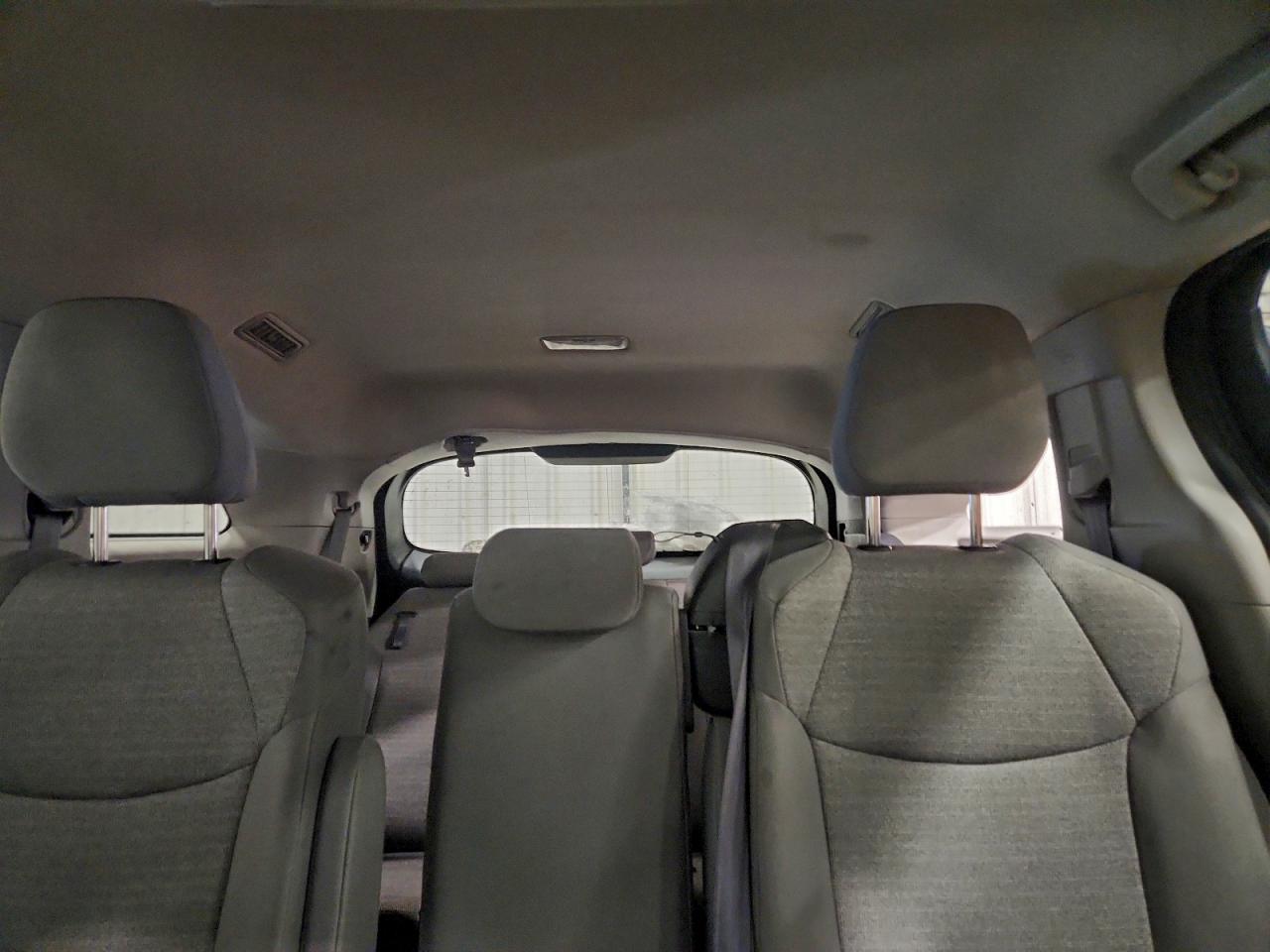 2021 TOYOTA SIENNA LE photo 10