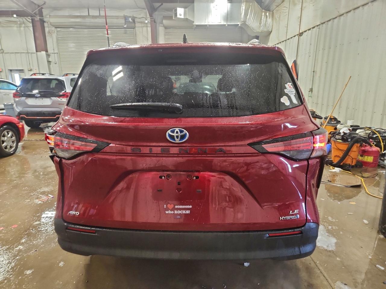 2021 TOYOTA SIENNA LE photo 6