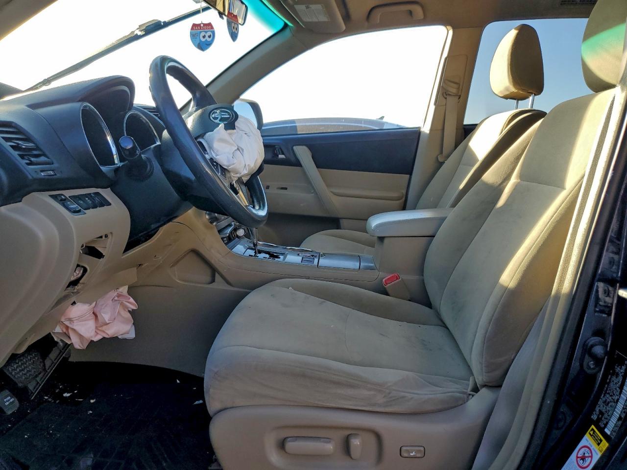 2013 TOYOTA HIGHLANDER BASE photo 13
